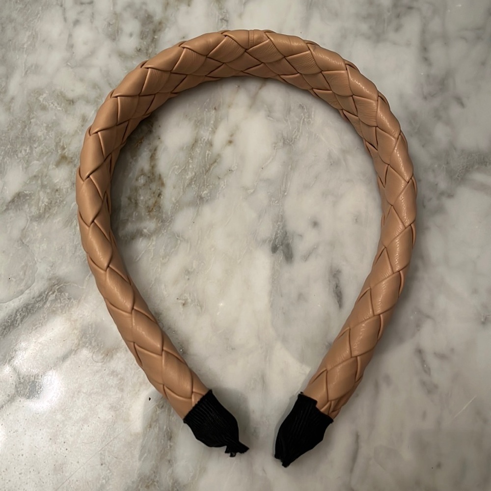 ❤️‍🔥BOGO FREE faux leather Francesca’s Tan Braided Padded Headband Hair